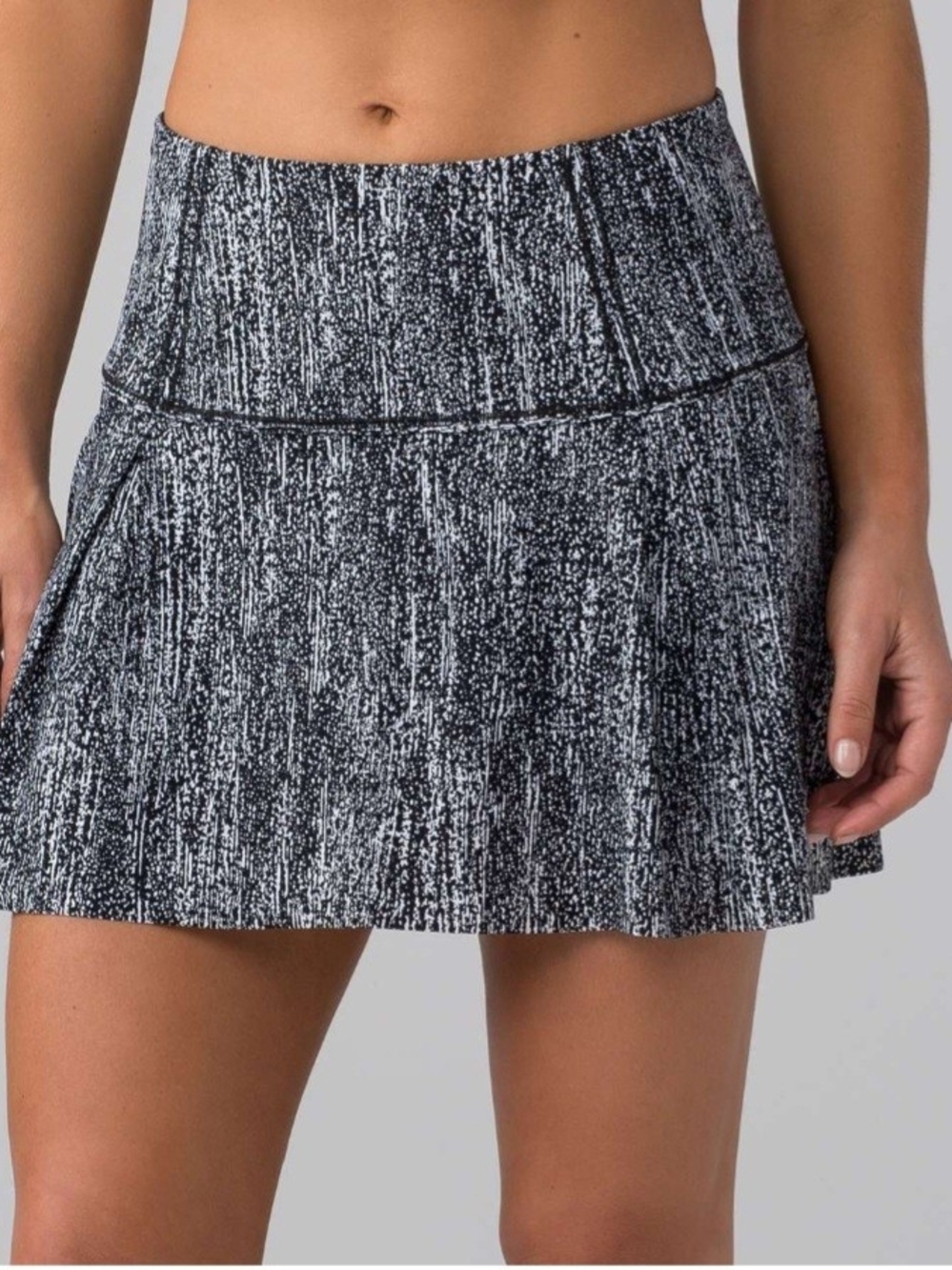 Lululemon Women's Black and White Textured Active Skirt